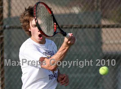 Thumbnail 3 in Hononegah vs. Harlem photogallery.