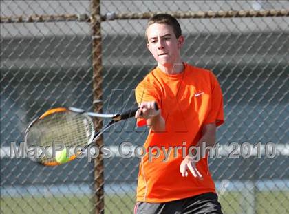 Thumbnail 1 in Hononegah vs. Harlem photogallery.