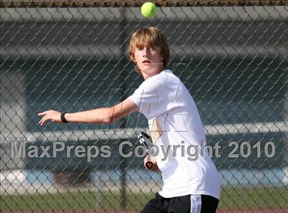 Thumbnail 2 in Hononegah vs. Harlem photogallery.