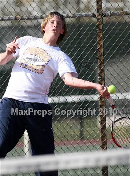 Thumbnail 1 in Hononegah vs. Harlem photogallery.