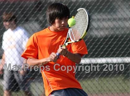 Thumbnail 1 in Hononegah vs. Harlem photogallery.