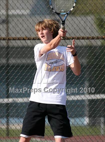 Thumbnail 3 in Hononegah vs. Harlem photogallery.