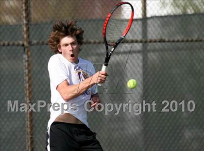 Thumbnail 1 in Hononegah vs. Harlem photogallery.
