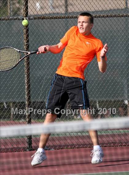 Thumbnail 1 in Hononegah vs. Harlem photogallery.