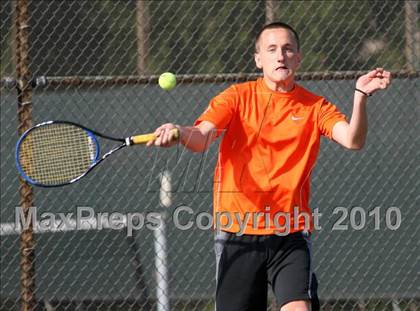 Thumbnail 2 in Hononegah vs. Harlem photogallery.