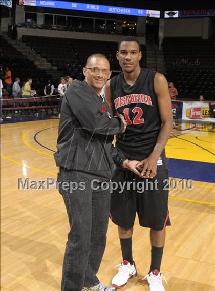 Thumbnail 2 in Newark Memorial vs. Westchester (CIF State D1 Award Photos) photogallery.