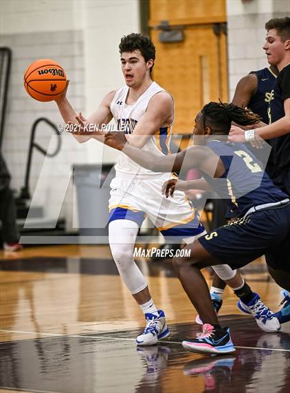 Thumbnail 1 in Western Albemarle vs. Skyline photogallery.