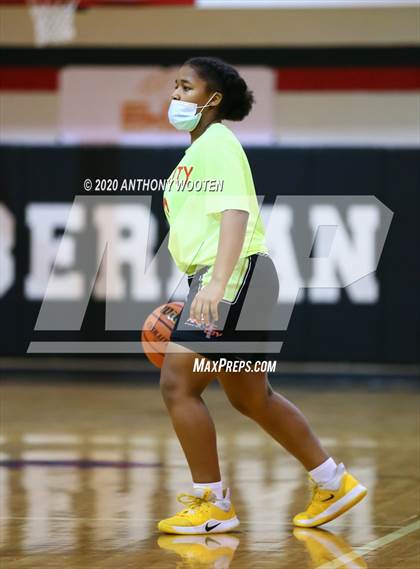 Thumbnail 3 in Village Christian Academy vs. Empower Preparatory Academy (The BIG H.I.T. Holiday Invitational) photogallery.