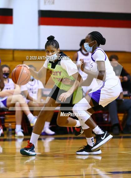 Thumbnail 2 in Village Christian Academy vs. Empower Preparatory Academy (The BIG H.I.T. Holiday Invitational) photogallery.