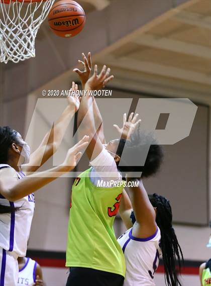 Thumbnail 2 in Village Christian Academy vs. Empower Preparatory Academy (The BIG H.I.T. Holiday Invitational) photogallery.