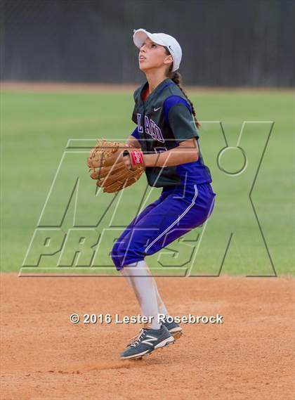Thumbnail 3 in Canyon vs Weslaco (UIL 6A Regional Final) photogallery.
