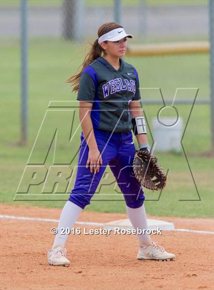 Thumbnail 1 in Canyon vs Weslaco (UIL 6A Regional Final) photogallery.