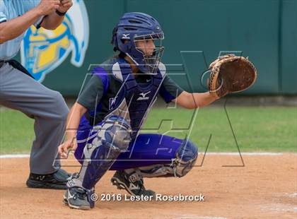 Thumbnail 1 in Canyon vs Weslaco (UIL 6A Regional Final) photogallery.