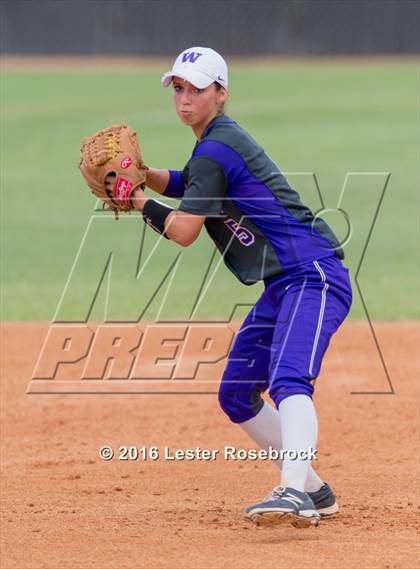 Thumbnail 2 in Canyon vs Weslaco (UIL 6A Regional Final) photogallery.