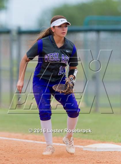 Thumbnail 2 in Canyon vs Weslaco (UIL 6A Regional Final) photogallery.