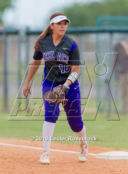 Thumbnail 1 in Canyon vs Weslaco (UIL 6A Regional Final) photogallery.