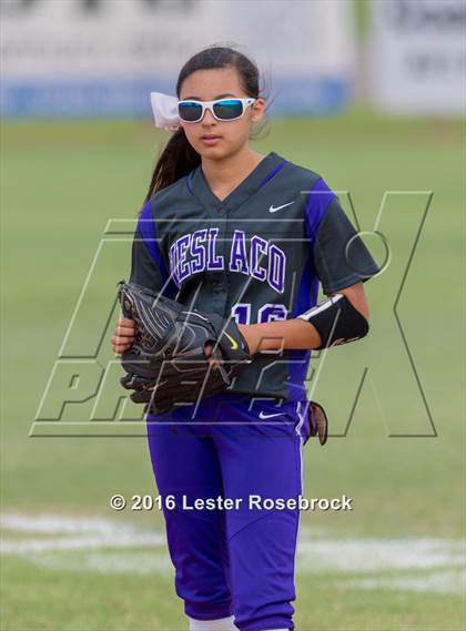 Thumbnail 1 in Canyon vs Weslaco (UIL 6A Regional Final) photogallery.