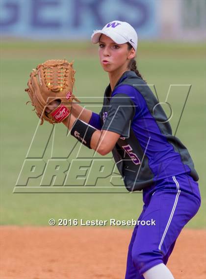 Thumbnail 3 in Canyon vs Weslaco (UIL 6A Regional Final) photogallery.