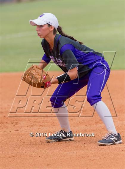 Thumbnail 1 in Canyon vs Weslaco (UIL 6A Regional Final) photogallery.