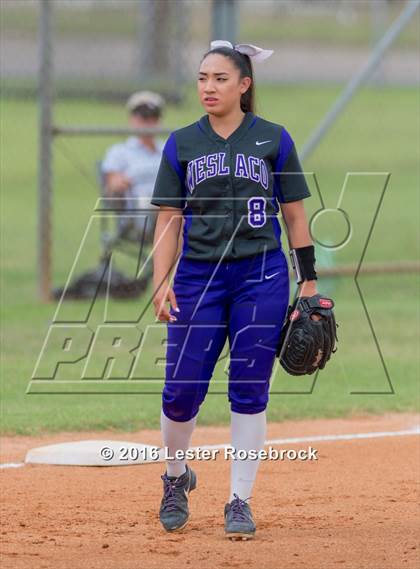 Thumbnail 3 in Canyon vs Weslaco (UIL 6A Regional Final) photogallery.