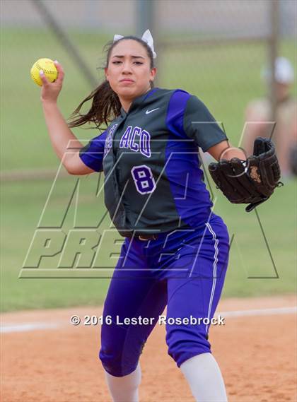 Thumbnail 3 in Canyon vs Weslaco (UIL 6A Regional Final) photogallery.