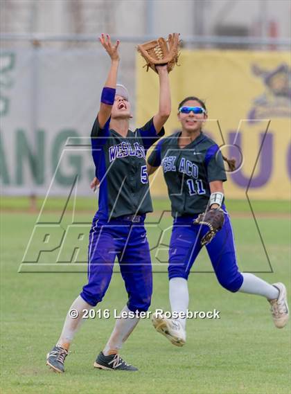 Thumbnail 3 in Canyon vs Weslaco (UIL 6A Regional Final) photogallery.