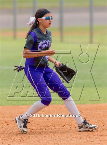Thumbnail 3 in Canyon vs Weslaco (UIL 6A Regional Final) photogallery.