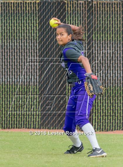 Thumbnail 1 in Canyon vs Weslaco (UIL 6A Regional Final) photogallery.