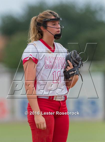 Thumbnail 2 in Canyon vs Weslaco (UIL 6A Regional Final) photogallery.