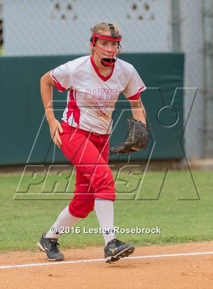 Thumbnail 2 in Canyon vs Weslaco (UIL 6A Regional Final) photogallery.