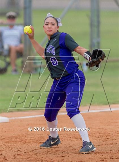 Thumbnail 2 in Canyon vs Weslaco (UIL 6A Regional Final) photogallery.