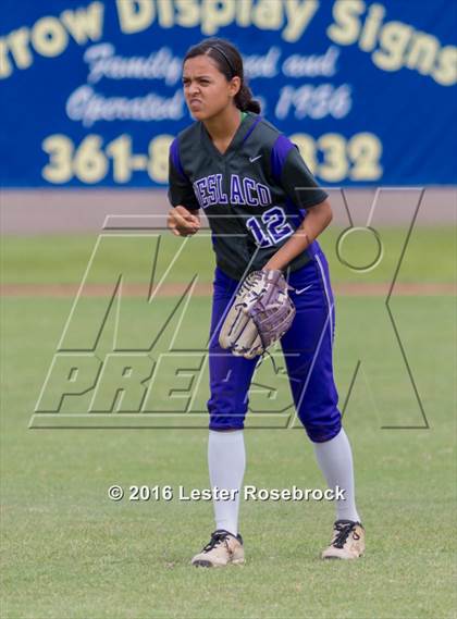 Thumbnail 2 in Canyon vs Weslaco (UIL 6A Regional Final) photogallery.