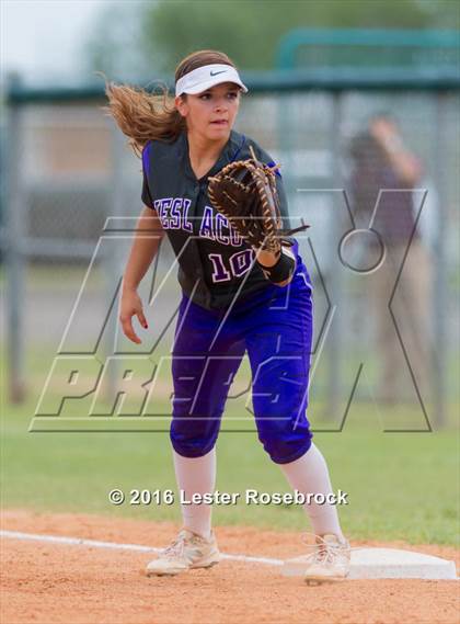 Thumbnail 3 in Canyon vs Weslaco (UIL 6A Regional Final) photogallery.