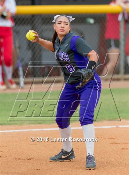 Thumbnail 2 in Canyon vs Weslaco (UIL 6A Regional Final) photogallery.
