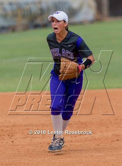 Thumbnail 2 in Canyon vs Weslaco (UIL 6A Regional Final) photogallery.