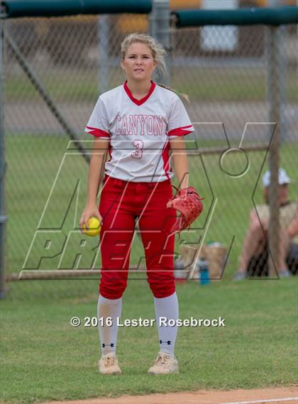 Thumbnail 3 in Canyon vs Weslaco (UIL 6A Regional Final) photogallery.