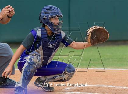 Thumbnail 3 in Canyon vs Weslaco (UIL 6A Regional Final) photogallery.