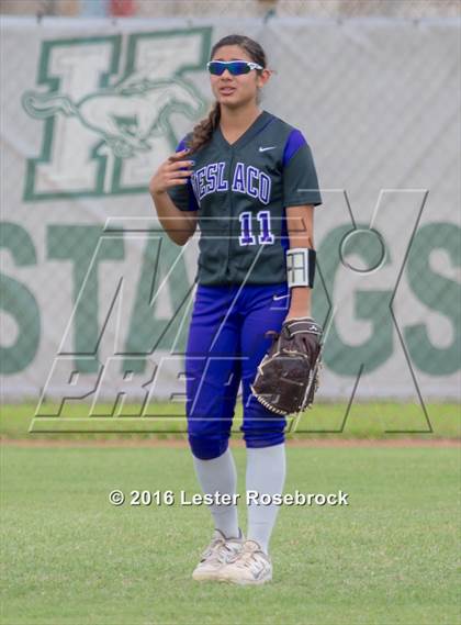 Thumbnail 2 in Canyon vs Weslaco (UIL 6A Regional Final) photogallery.