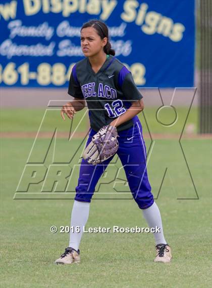 Thumbnail 3 in Canyon vs Weslaco (UIL 6A Regional Final) photogallery.