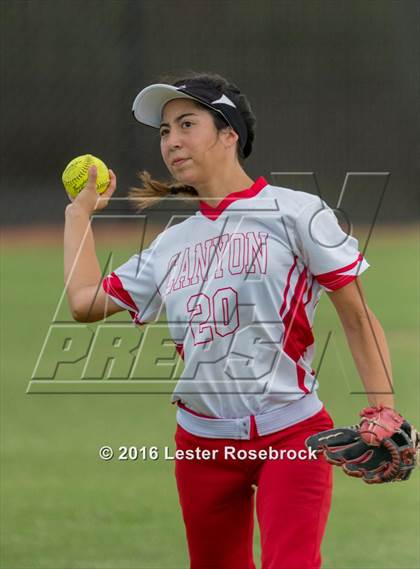 Thumbnail 2 in Canyon vs Weslaco (UIL 6A Regional Final) photogallery.