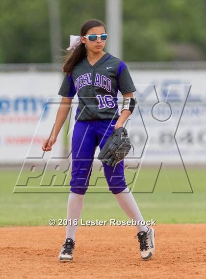 Thumbnail 3 in Canyon vs Weslaco (UIL 6A Regional Final) photogallery.