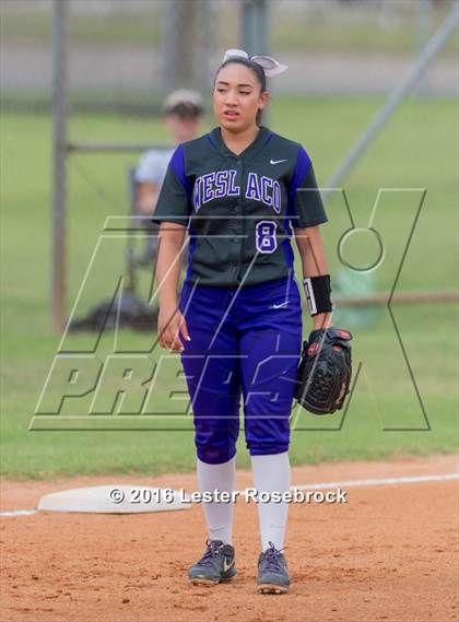 Thumbnail 1 in Canyon vs Weslaco (UIL 6A Regional Final) photogallery.