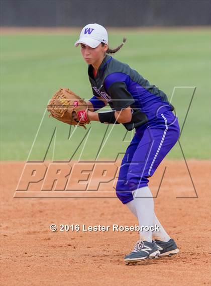 Thumbnail 1 in Canyon vs Weslaco (UIL 6A Regional Final) photogallery.