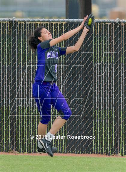 Thumbnail 3 in Canyon vs Weslaco (UIL 6A Regional Final) photogallery.