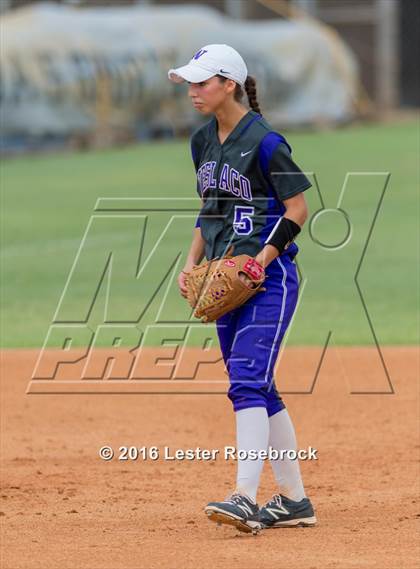 Thumbnail 2 in Canyon vs Weslaco (UIL 6A Regional Final) photogallery.