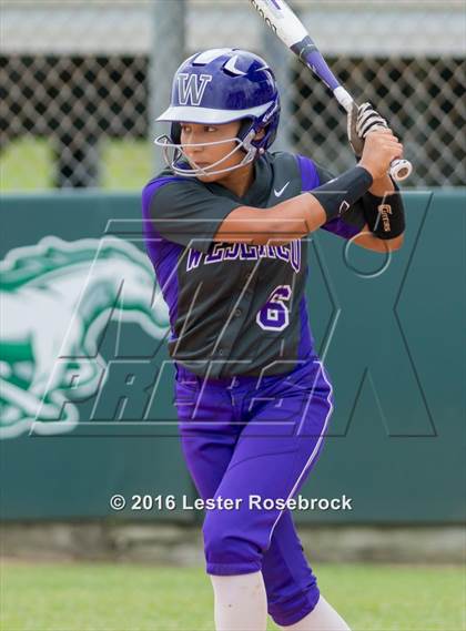 Thumbnail 1 in Canyon vs Weslaco (UIL 6A Regional Final) photogallery.