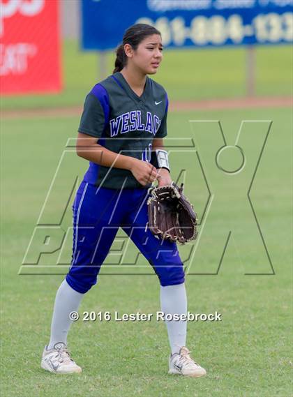 Thumbnail 3 in Canyon vs Weslaco (UIL 6A Regional Final) photogallery.