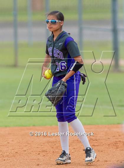 Thumbnail 2 in Canyon vs Weslaco (UIL 6A Regional Final) photogallery.