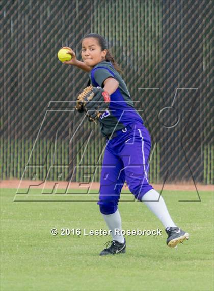 Thumbnail 2 in Canyon vs Weslaco (UIL 6A Regional Final) photogallery.