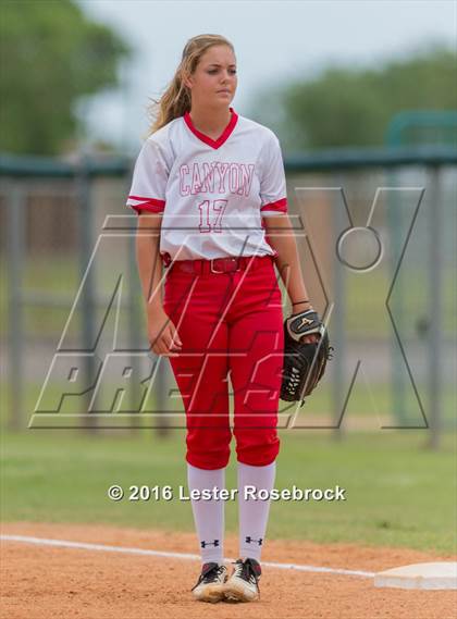 Thumbnail 1 in Canyon vs Weslaco (UIL 6A Regional Final) photogallery.